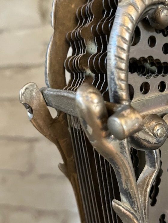 Image 1 of Parascintille in ottone vintage – stile Hollywood Regency, a forma di ventaglio e riccamente decorato