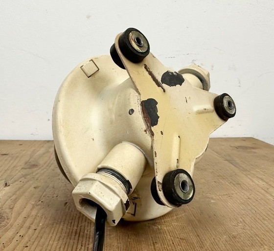 Image 1 of Applique murale ou plafonnier vintage beige en forme de navire soviétique, années 1960