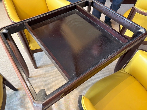 Magnifique ensemble de salon Art Déco composé de 4 fauteuils en cuir et d'une table de jeu en acajou, 1920-1930