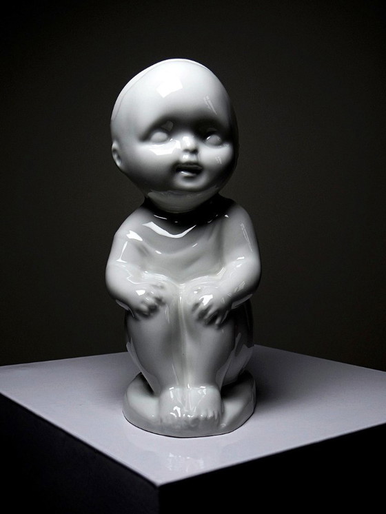 Image 1 of Rare sujet en fine de porcelaine de UC Limoges blanche ancien curiosité