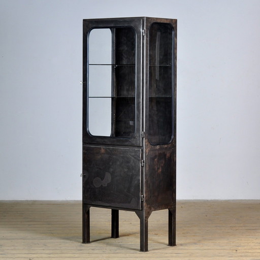 Mobiletto medico lucidato, anni '70