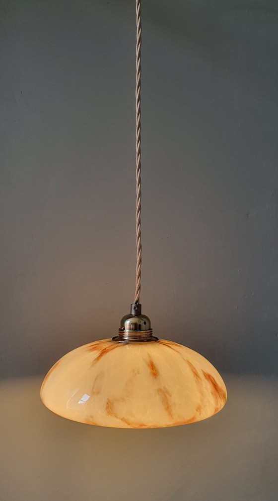 Image 1 of Suspension vintage en verre opalin de style Art déco
