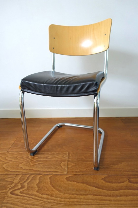 Thonet Mart Stam S 43 (5 x) – Eetkamerstoelen, Leather, Wood (photo 17 of 26)