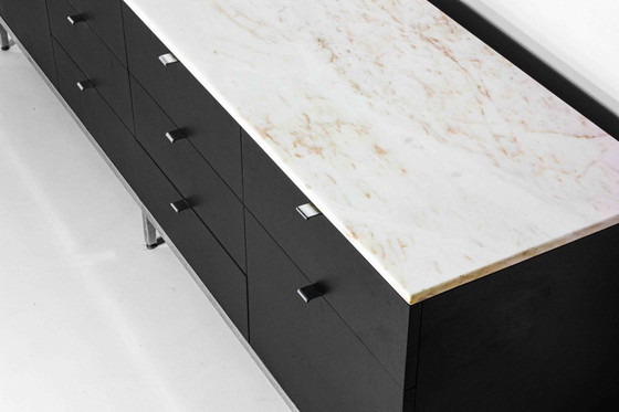 Image 1 of Directiedressoir van F. Knoll.