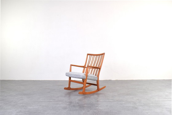 Image 1 of Chaise à bascule ML33 en chêne par Hans J. Wegner pour A/S Mikael Laursen, années 1950