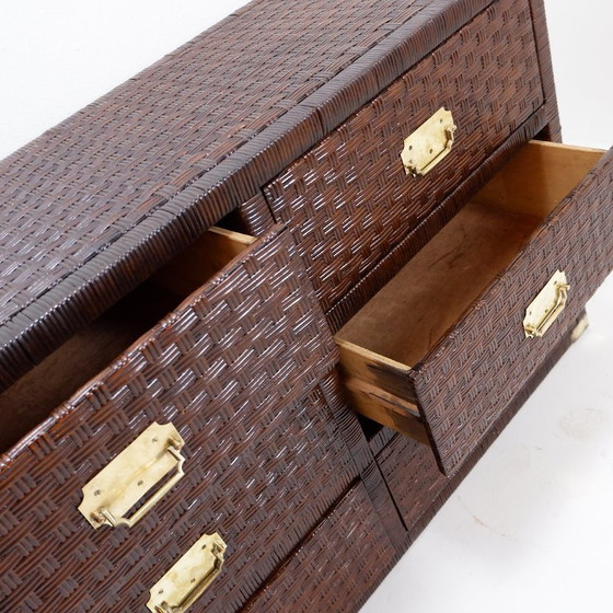 Image 1 of Commode vintage en rotin tressé, style côtier