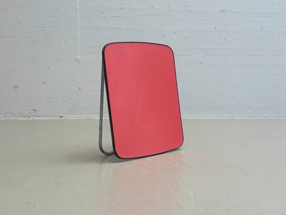 Image 1 of Opklapbaar bijzettafeltje met rood Formica blad, jaren 70