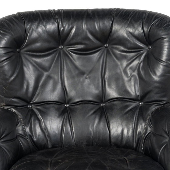 Poltrona «Karaté» e pouf di Michel Cadestin per Airborne, c.1970 – Sedie e poltrone, Leather, Fiberglass (photo 8 of 12)