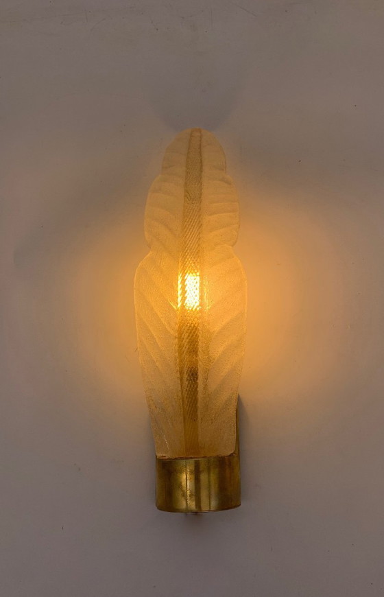 Image 1 of Wall lamp, single leaf attributed to Barovier glass with gold