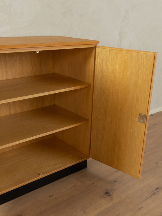 Image 1 of Tweekleurig dressoir, 1960