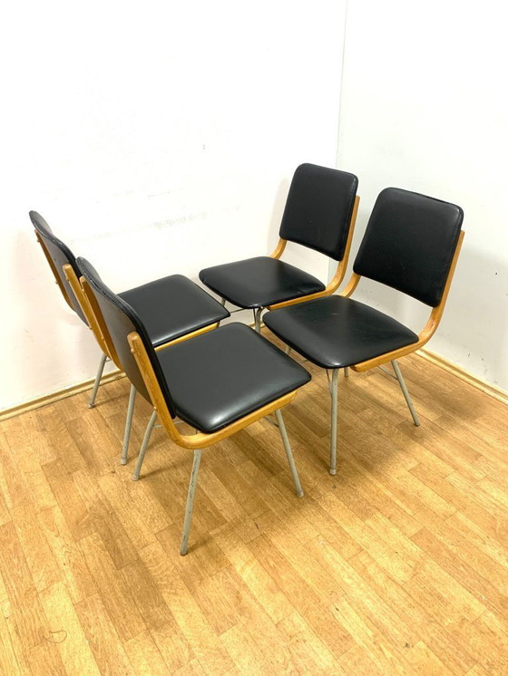 Image 1 of Sedie da pranzo di metà secolo di Miroslav Navrátil per TON, anni '60 (set di 4)