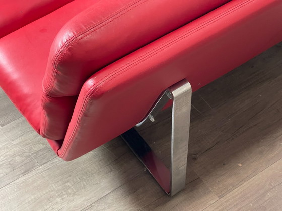 Artifort C683 – Rood Skai | Kho Liang Ie – 2 zitsbanken, Metal (photo 7 of 8)