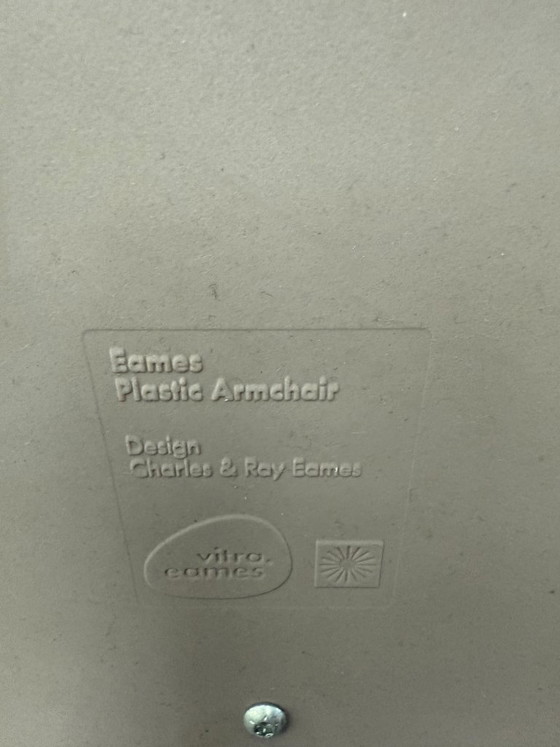Poltrona Vitra Eames DAW, Charles e Ray Eames (disponibilità: 2) – Poltrone, Metallo, Plastica (photo 10 of 11)