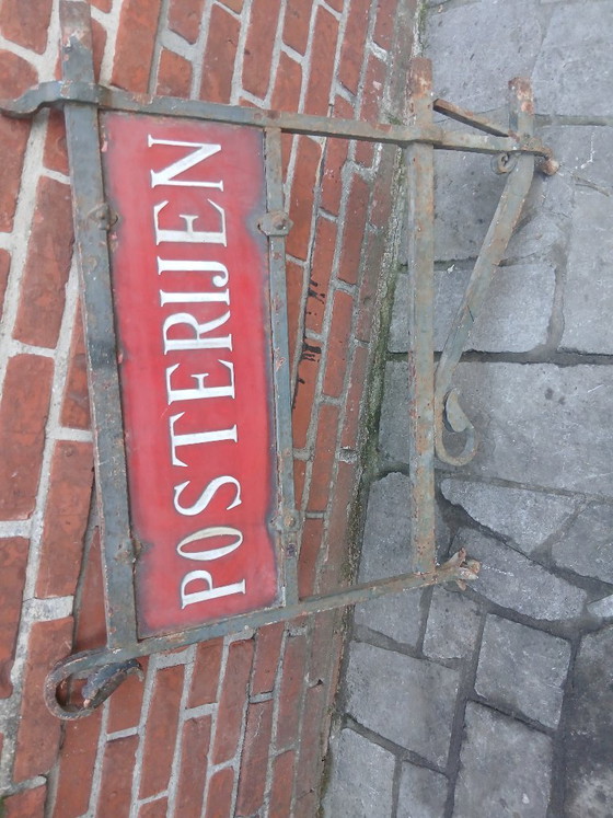 Vecchia insegna in metallo smaltato 'Posterijen', rossa, Decorazioni murali, Rosso, Vintage (foto 2 di 5)