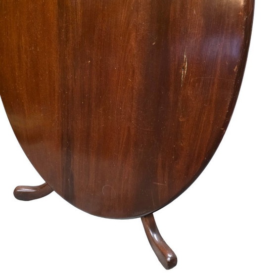 Image 1 of Antique English oval mahogany coffee table, 2nd half of the 19th century