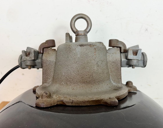 Image 1 of Lampada a sospensione industriale a gabbia in ghisa e smalto nero, anni '60