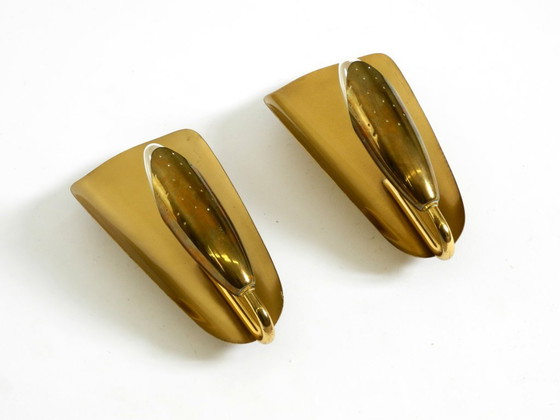 Image 1 of Deux ravissantes appliques murales originales suédoises en laiton, de style Mid-Century Modern.