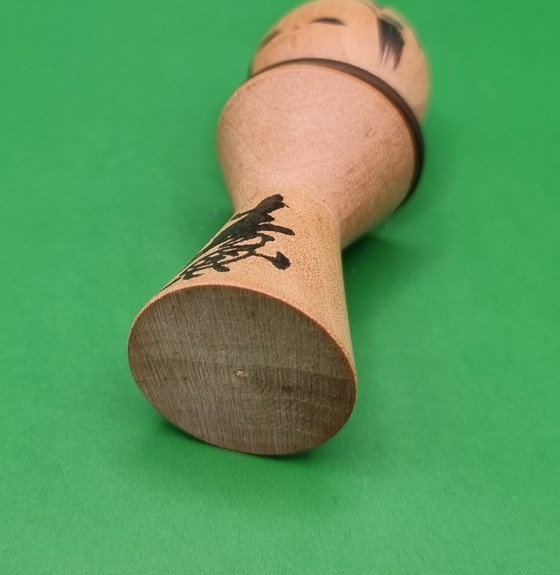 Schöne Kotobuki Sosaku Kokeshi – Dekorative Objekte, Wood (photo 6 of 6)