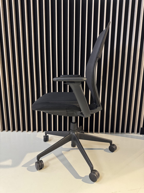 Image 1 of Silla de oficina ligera Vitra ACX