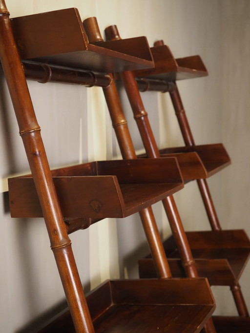 Paire d'étagères en cascade en faux bambou