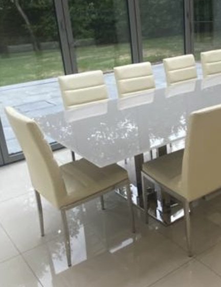 1 x Dining Table in Glass/Chrome