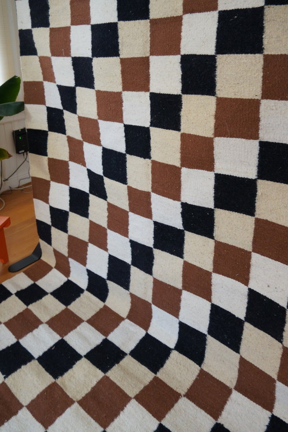 Image 1 of Tapis en laine noir-blanc-marron à carreaux géométriques tissé à la main - 100% laine naturelle de Tunisie