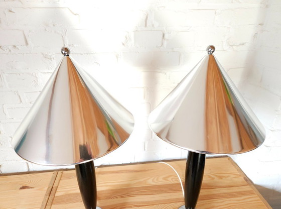 Image 1 of 1 van 2 stilistische vintage tafellamp met aluminium kap, minimalistische lamp met geometrische vormen; nog 2 beschikbaar