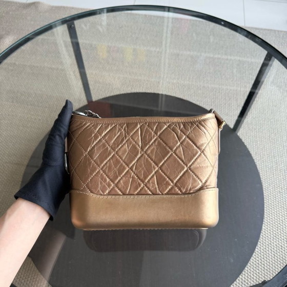 Image 1 of Chanel Gabrielle Small - Gewatteerd kalfsleer, bronsgoud, tweekleurige hardware, serie 23