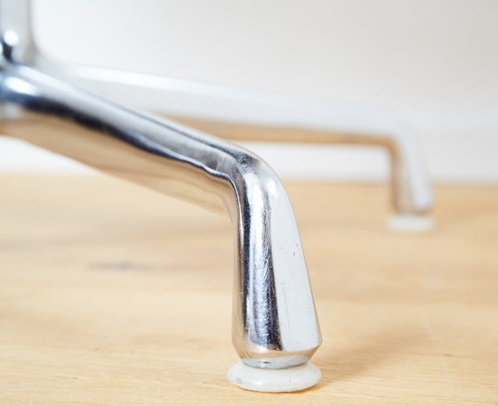 Image 1 of Silla giratoria EA 108 de Charles & Ray Eames para Herman Miller