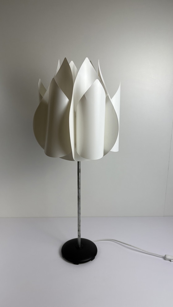 Image 1 of Ikea design lampada a tulipano bianco in plastica Knappa Tulpan in metallo