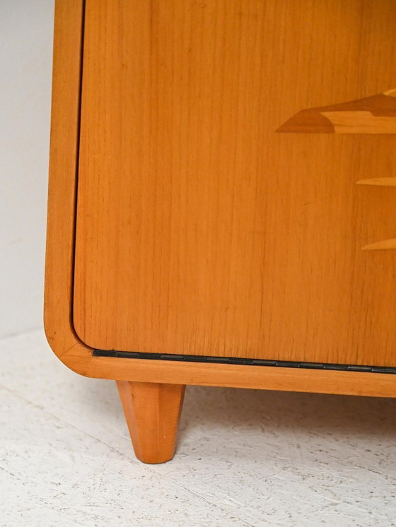 Image 1 of Skandinavischer Ulmenholzschrank aus den 1940er Jahren mit Intarsien