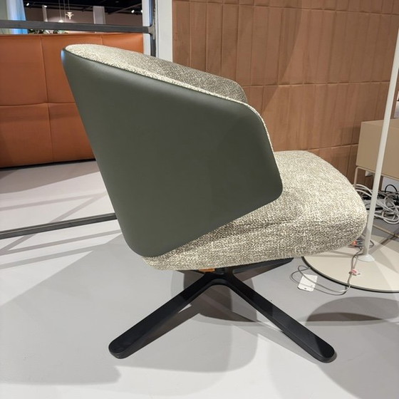 Image 1 of Montis Back me Up lounge fauteuil