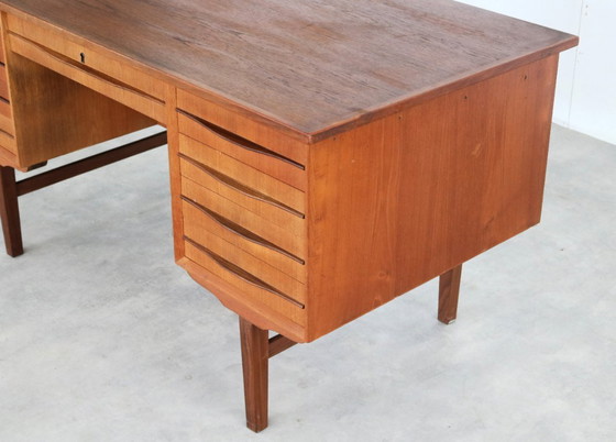 Image 1 of Vintage teak Deens bureau
