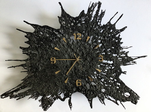Brutalist  wandklok metaal