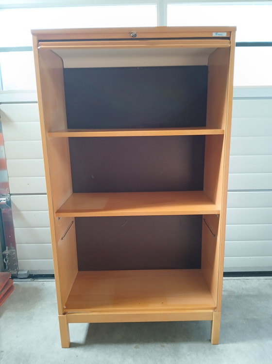 Armadio a serrandina vintage Kinnarps – Armadi contenitori, Legno (photo 7 of 9)