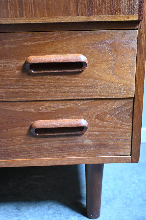 Image 1 of Schöner dänischer Wandschrank/Sideboard