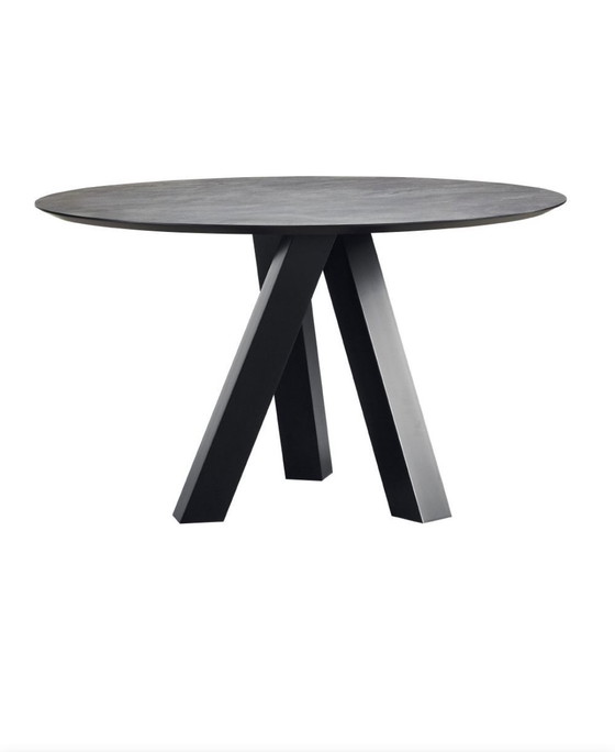 Round Dining Table – lamine (photo 6 of 7)