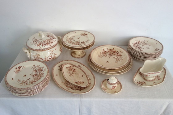 Image 1 of 11 assiettes plates Terre De Fer Gien modèle Mai vers 1900