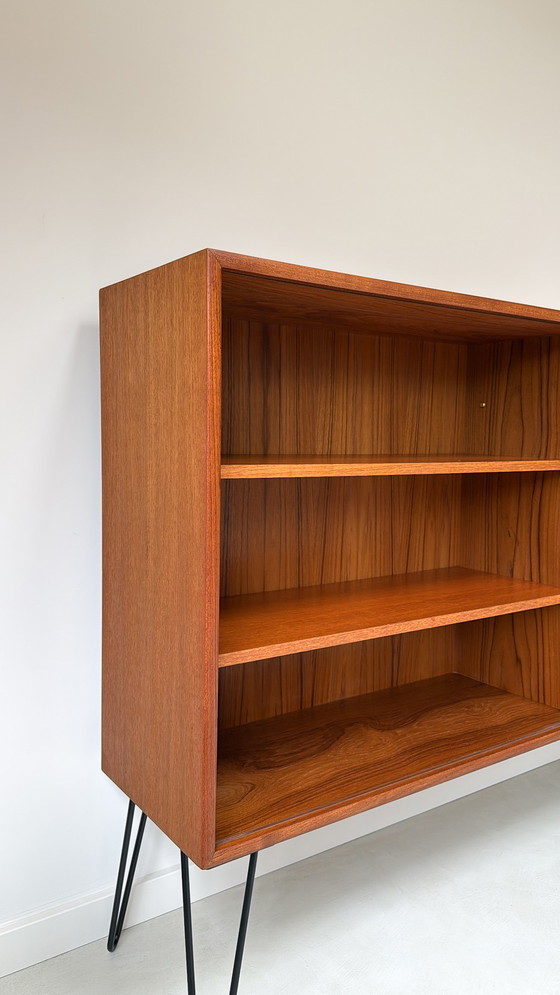 Image 1 of Buffet vintage en bois avec porte coulissante