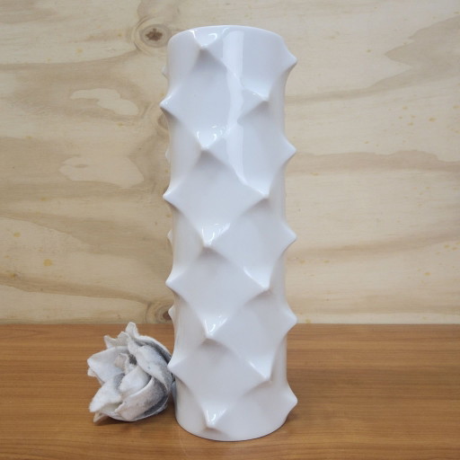 Vase Scherzer Bavaria en porcelaine bisque Spikes. Vase Optical Art (géométrique) West Germany (années 70)