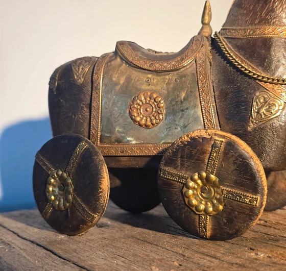 Image 1 of Esclusivo set di 3 cavalli vintage in legno su ruote – di dimensioni crescenti