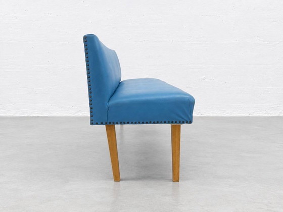Vintage Bankje van blauw kunstleer, jaren 60 – Leather (photo 6 of 12)