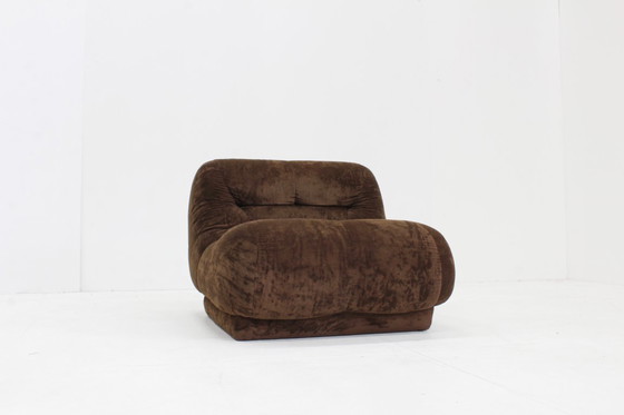 Image 1 of Vintage italiaanse fauteuil bruin velours jaren 70 
