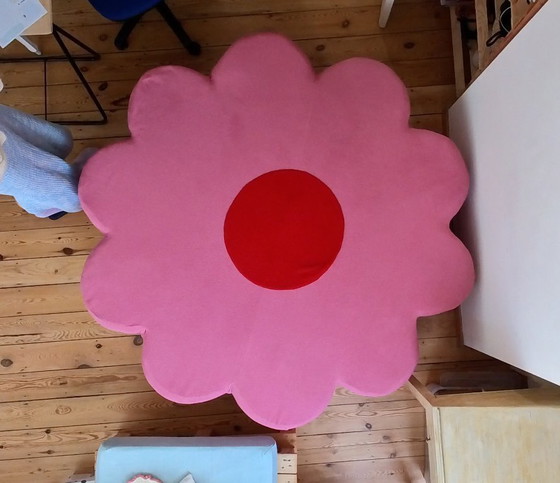 Image 1 of Bloemvormige Roze Sofa