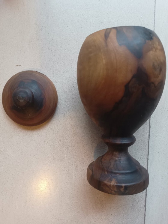 Image 1 of Pot vintage italien en bois d'olivier avec couvercle