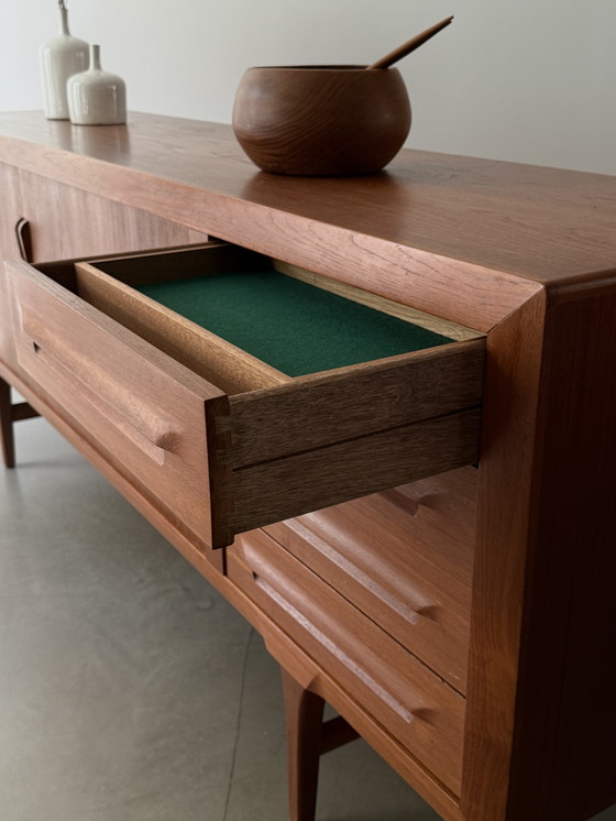 Image 1 of Ib-Kofod Larsen para aparador de teca Faarup Mobelfabrik, Dinamarca, años 60