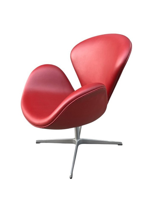 Image 1 of Fauteuil Swan en cuir rouge indien par Arne Jacobsen pour Fritz Hansen