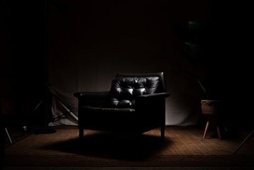 Poltrona in pelle di design firmata da Rudolf Glatzel per Kill International.