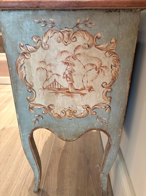 Rare pair of 18th-century Italian painted Nightstands – Wood (photo 11 of 14)
