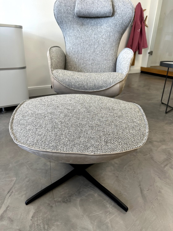 Image 1 of Poltrona Jori con sgabello incluso